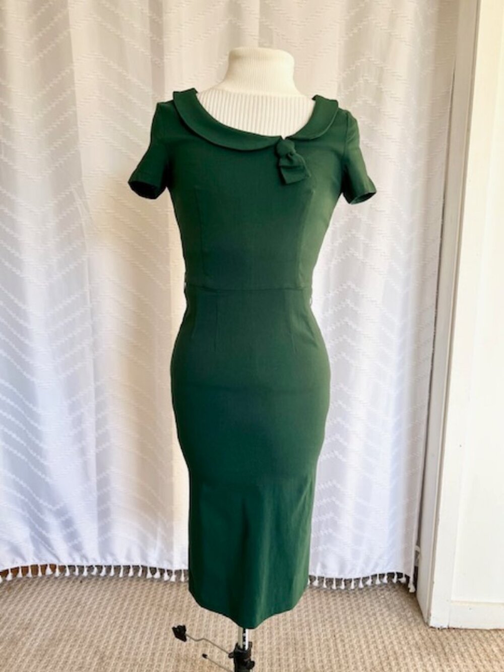 MUXXN Dress Emerald Green Retro Style Body Con Knee Length Stretch Women's S